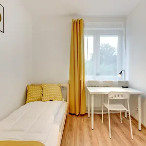 https://pokoje-gdansk-zaspa-pilotow-5a.sopothotels.com
